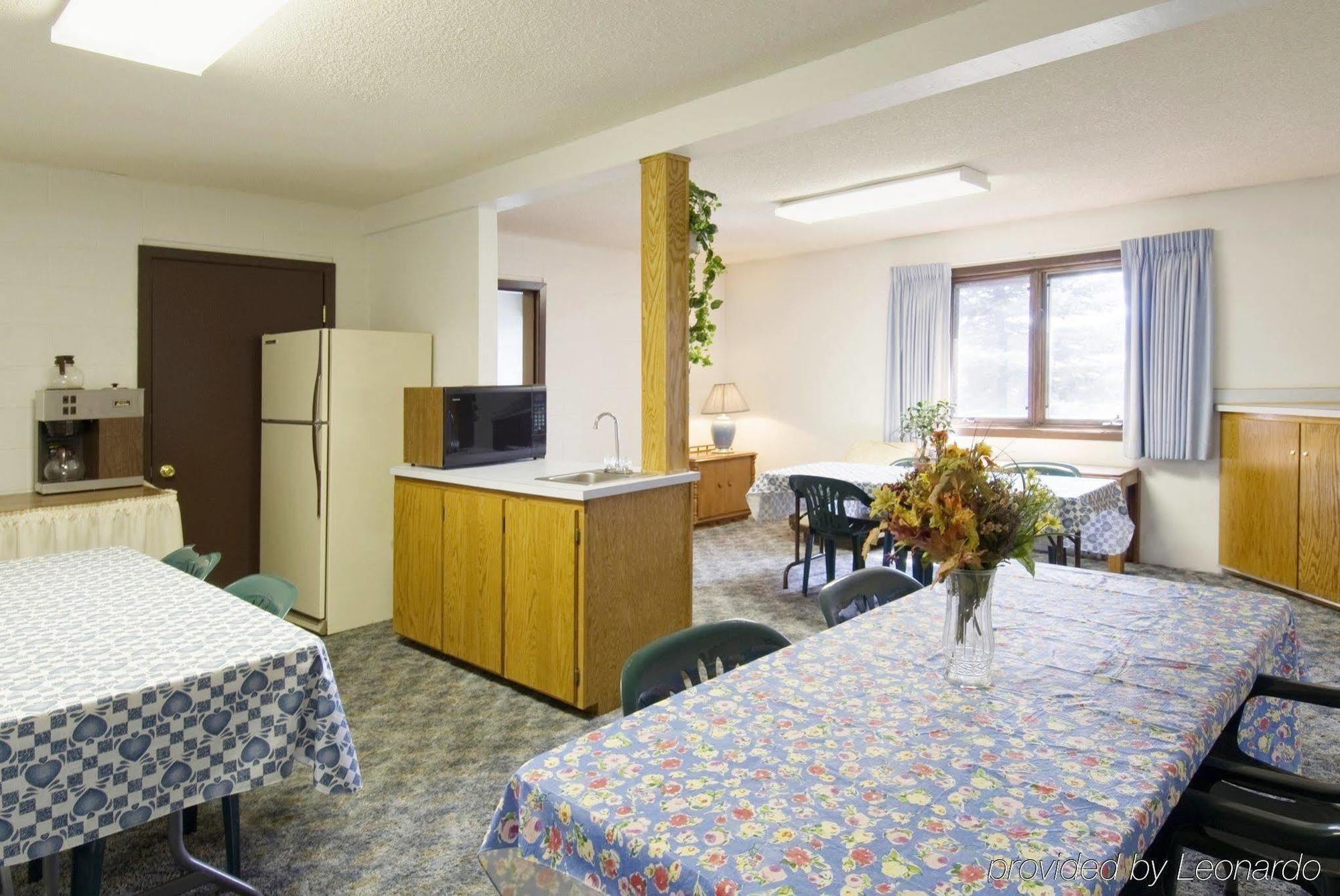 Americas Best Value Inn Laramie Habitación foto